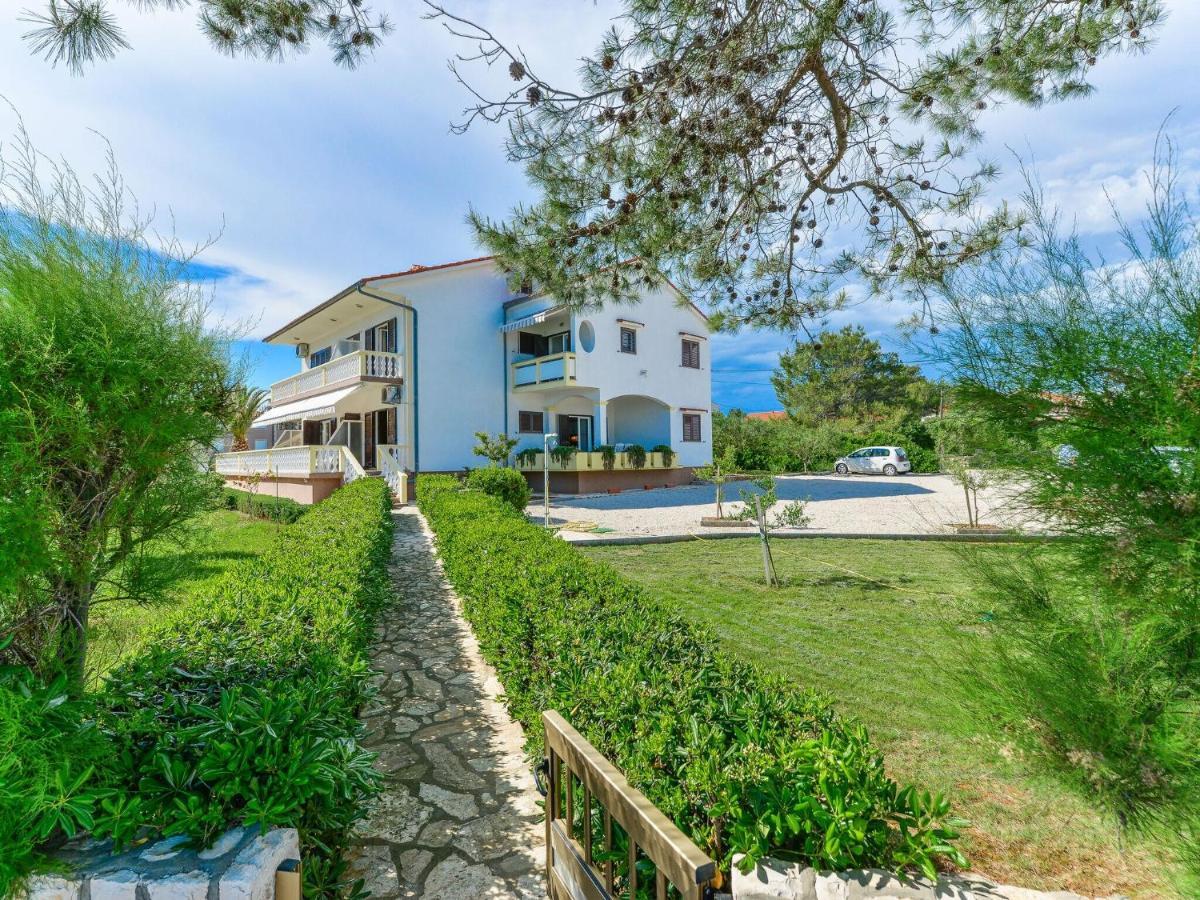 Apartments In House Liveric, In Vir At The Beach Екстер'єр фото