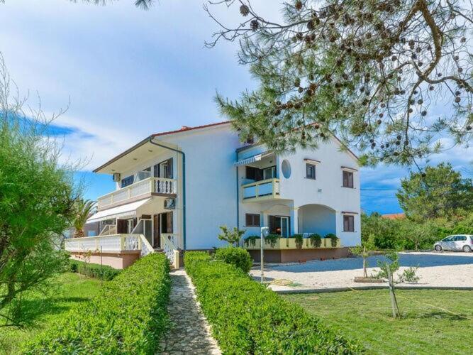 Apartments In House Liveric, In Vir At The Beach Екстер'єр фото