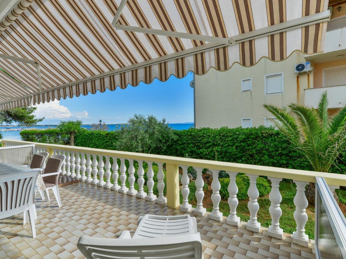 Apartments In House Liveric, In Vir At The Beach Екстер'єр фото